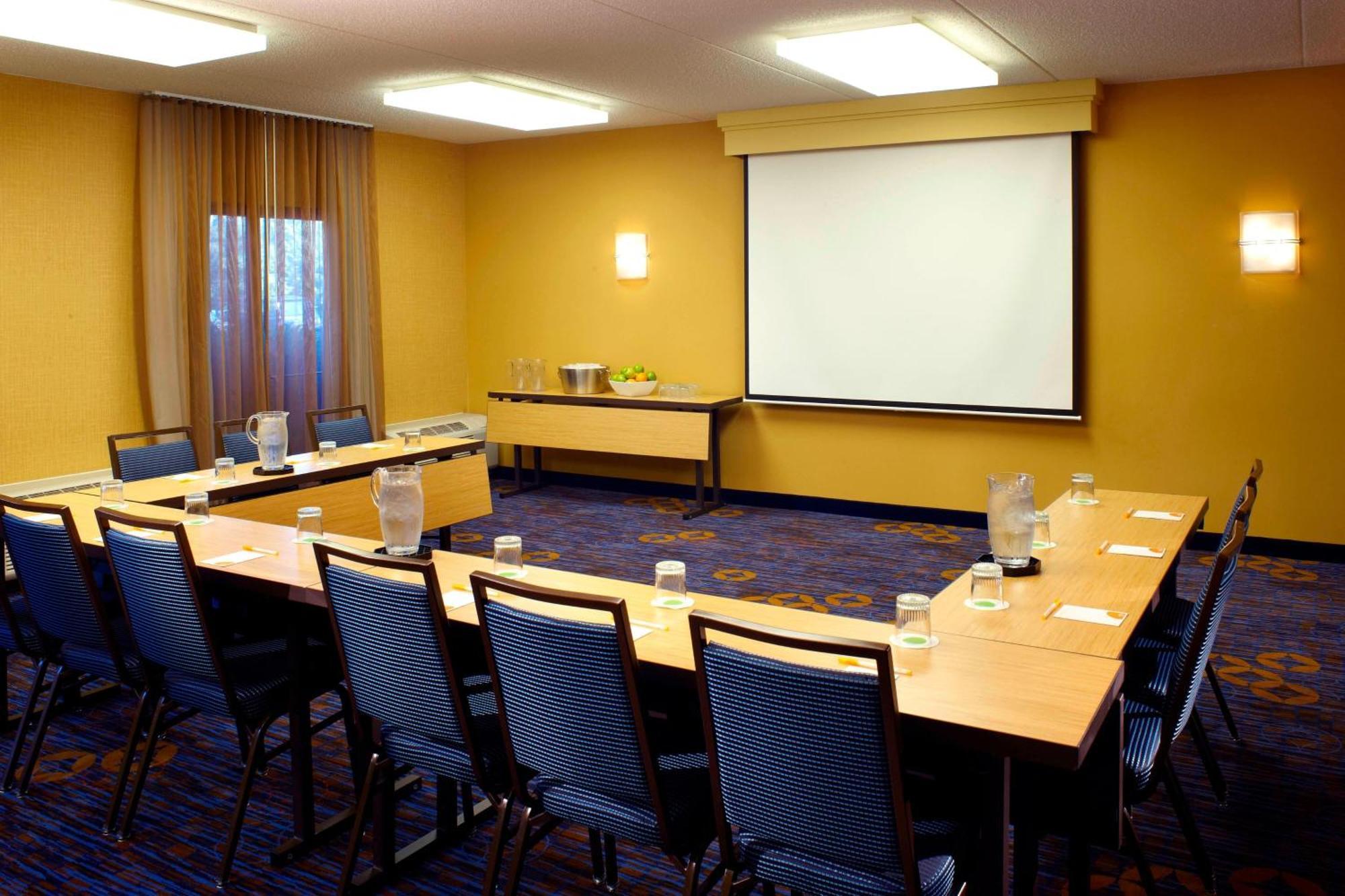 Hotel Courtyard By Marriott Chicago Waukegan / Gurnee Exterior foto